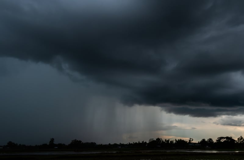 Lluvias traen alivio tras incendios y calor extremo en el centro-norte de EE. UU.