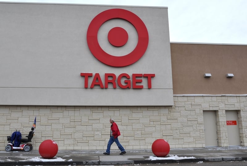 Compradora gana $11 millones tras demandar a Target por un accidente