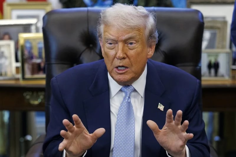 Trump revive plan para negar residencia por ayudas públicas