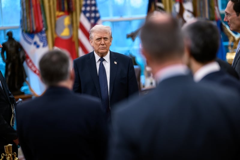 Trump busca borrar condenas del asalto al capitolio y cerrar el caso contra líderes clave