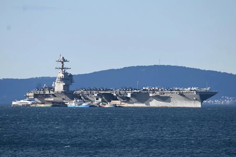 El portaviones más grande de EEUU regresa tras 11 meses de operaciones internacionales